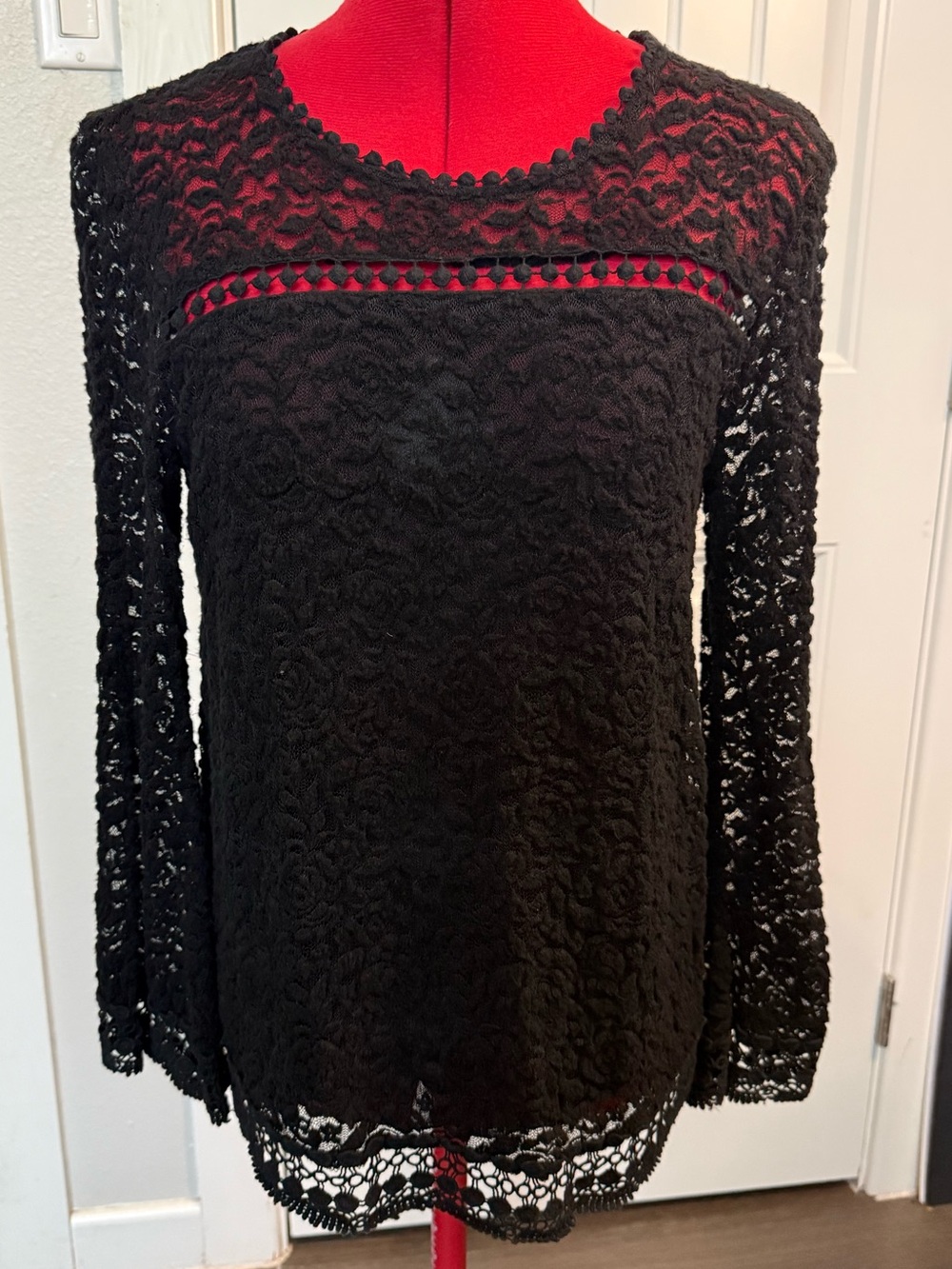 Hannah Black Floral Lace Bell Long-Sleeve Crochet Panel Top Pom Trim Sz Small